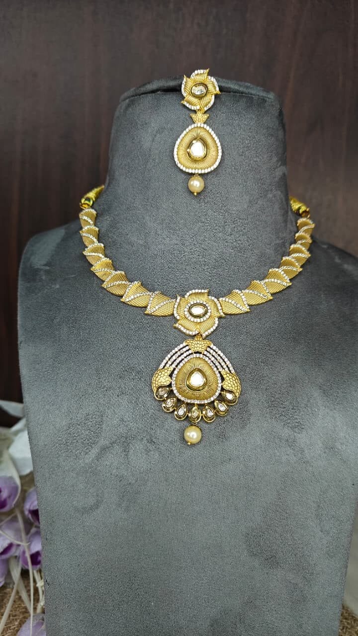 Padmita Kundan Set - Image 9