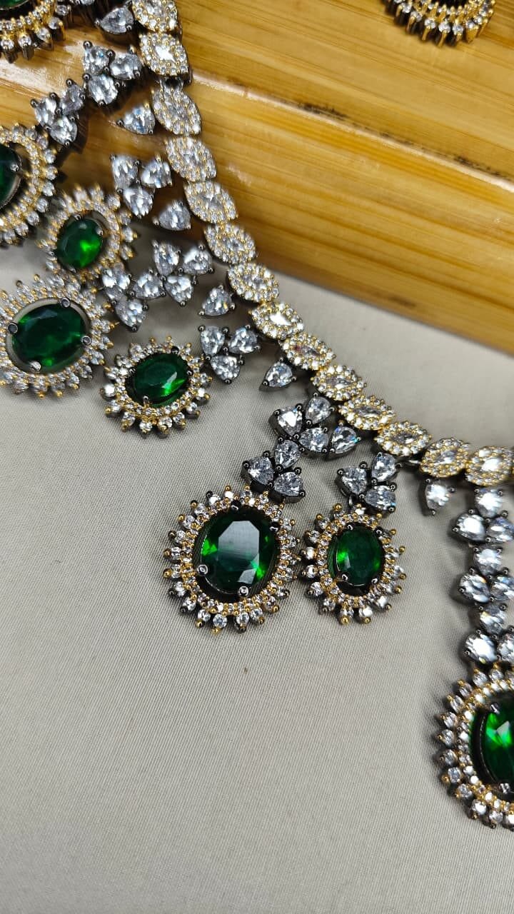 Emerald Victorian Necklace - Image 3