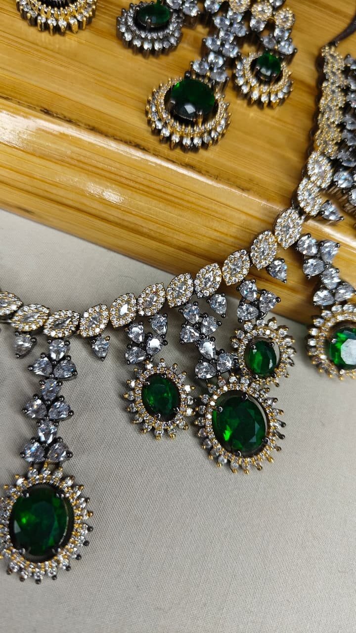 Emerald Victorian Necklace - Image 4