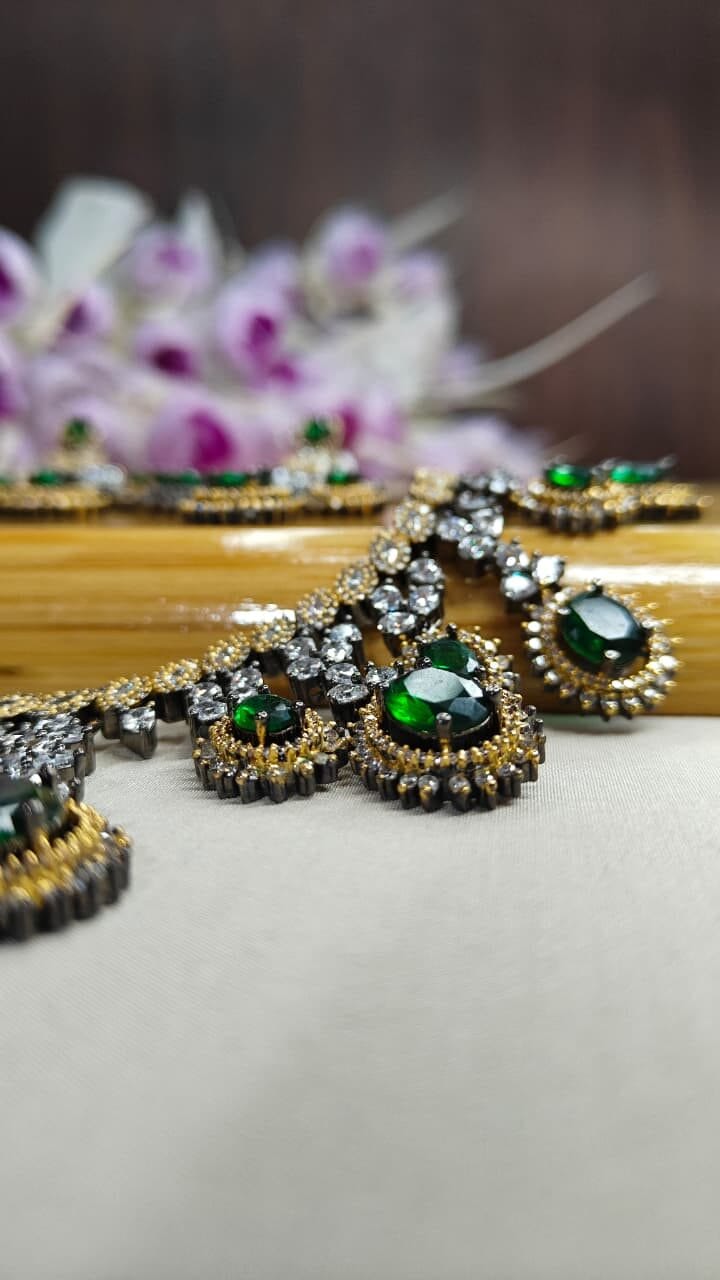 Emerald Victorian Necklace - Image 6