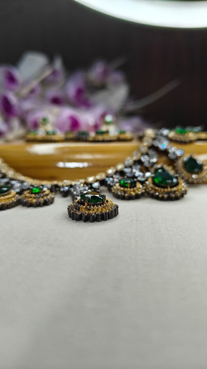 Emerald Victorian Necklace - Image 8