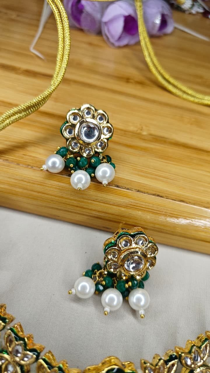 Advika Kundan Pearl Choker Set - Image 4