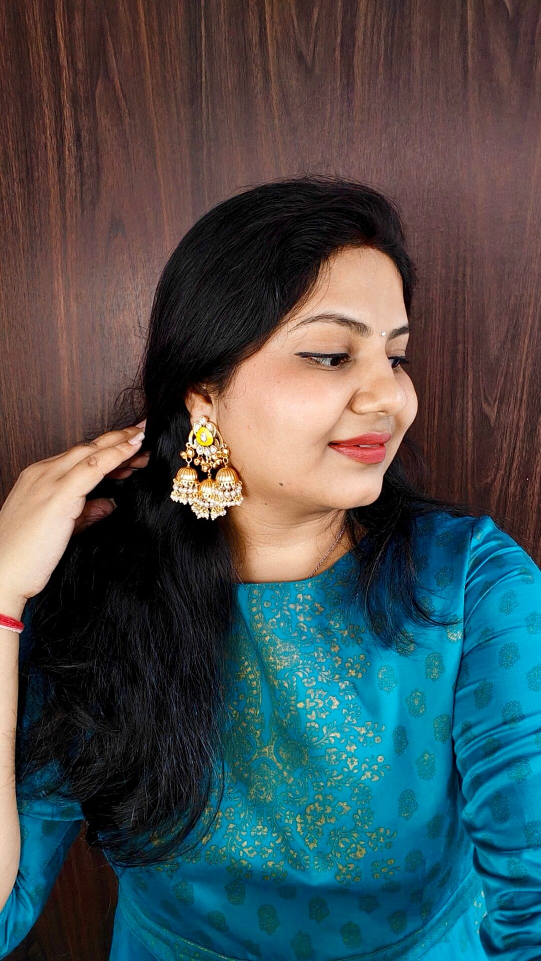 Sunehri Phool Jhumkas - Image 4